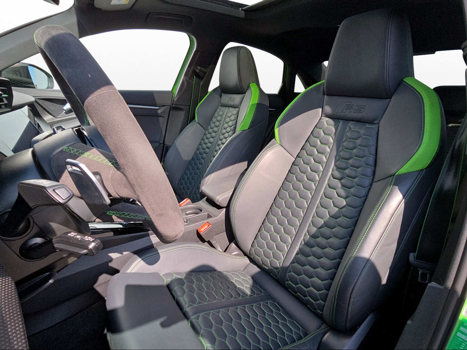 AUDI RS3 Limousine 2.5 TSI quattro S-tronic-image-7