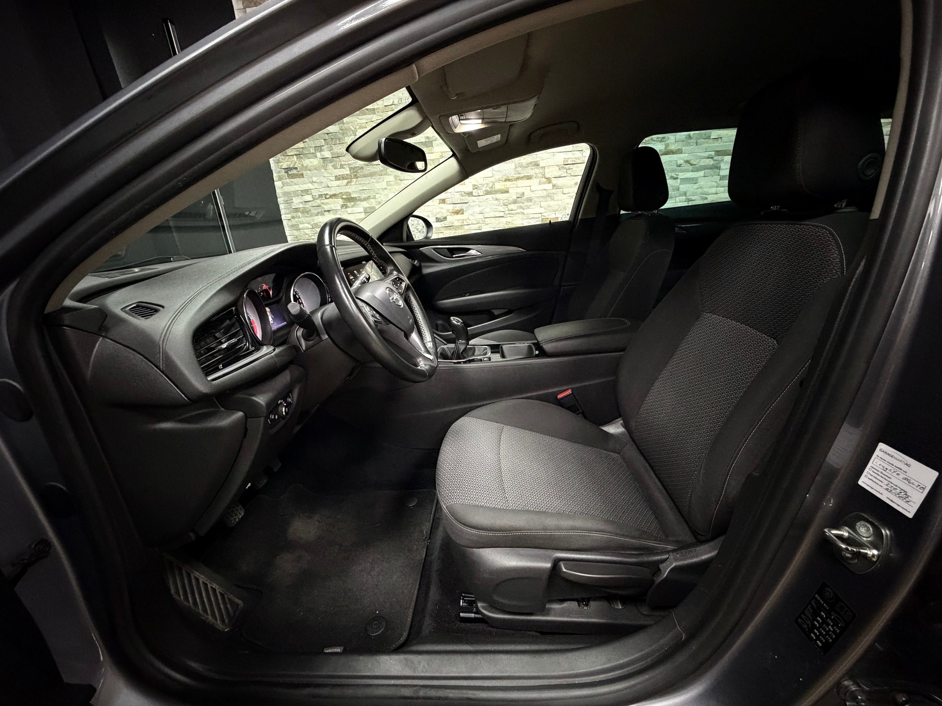 OPEL Insignia 1.5 T Sports Tourer Edition-image-12