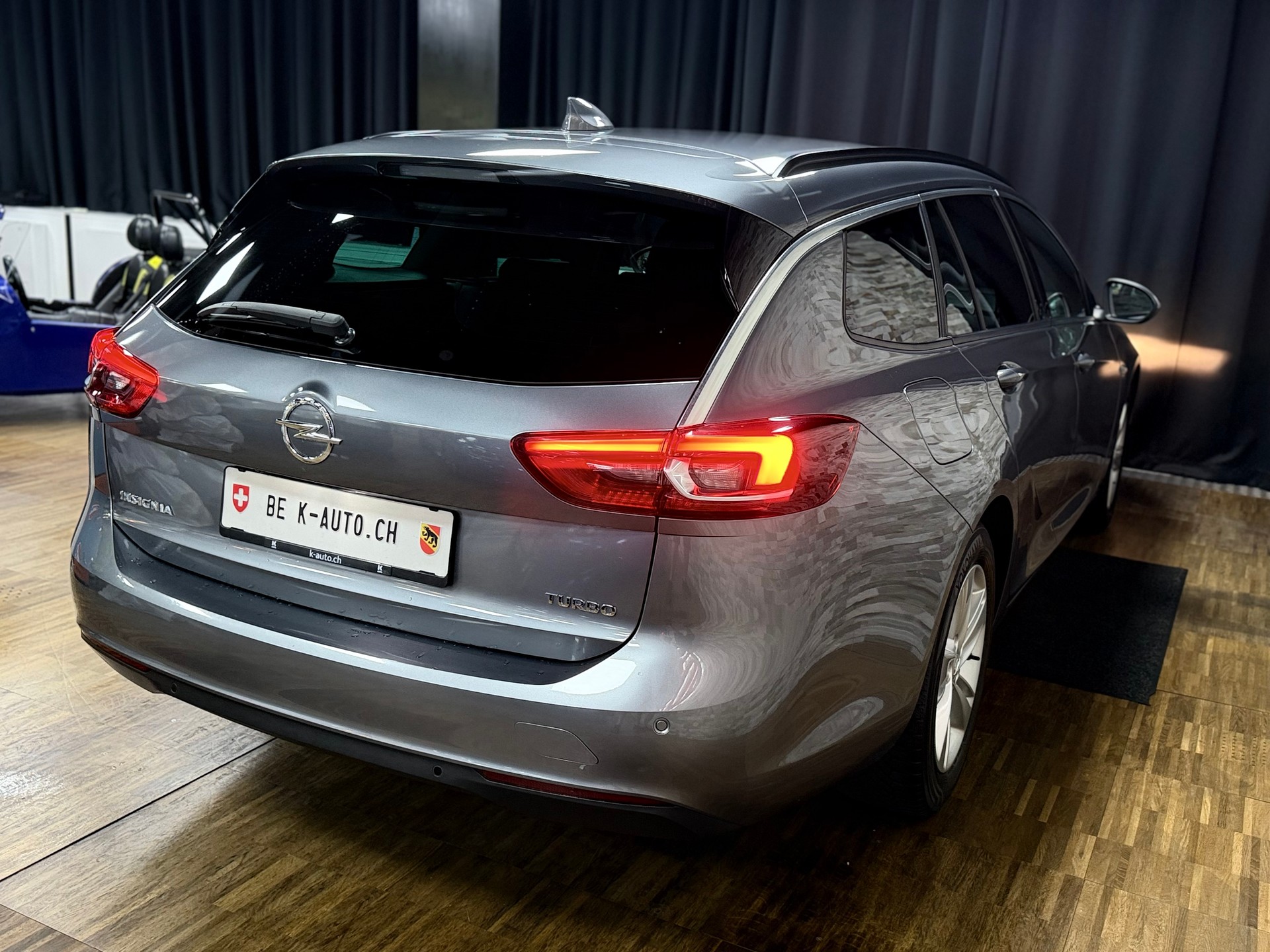 OPEL Insignia 1.5 T Sports Tourer Edition-image-4