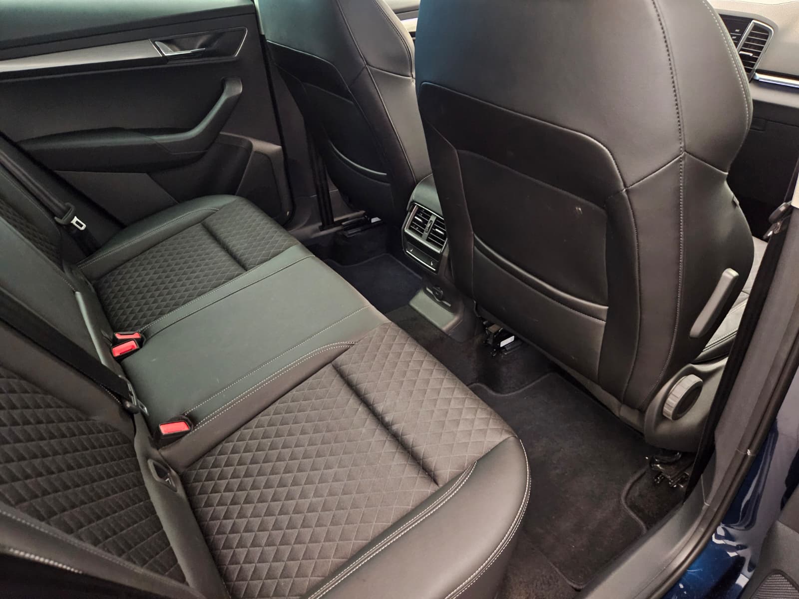 SKODA Karoq 1.5 TSI Style DSG-image-13