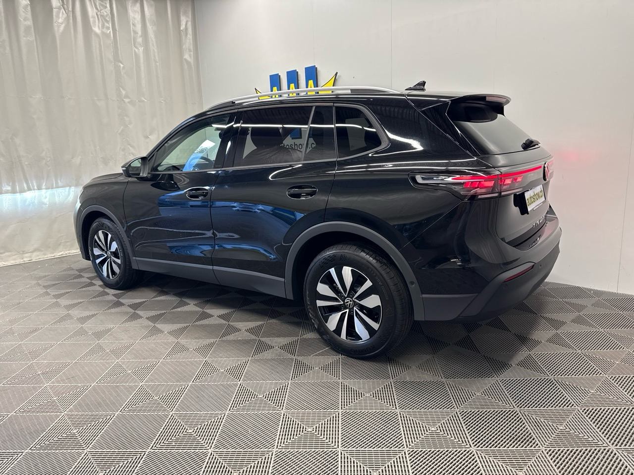 VW Tiguan 1.5 TSI evo2 mHEV DSG-showroom-element-1
