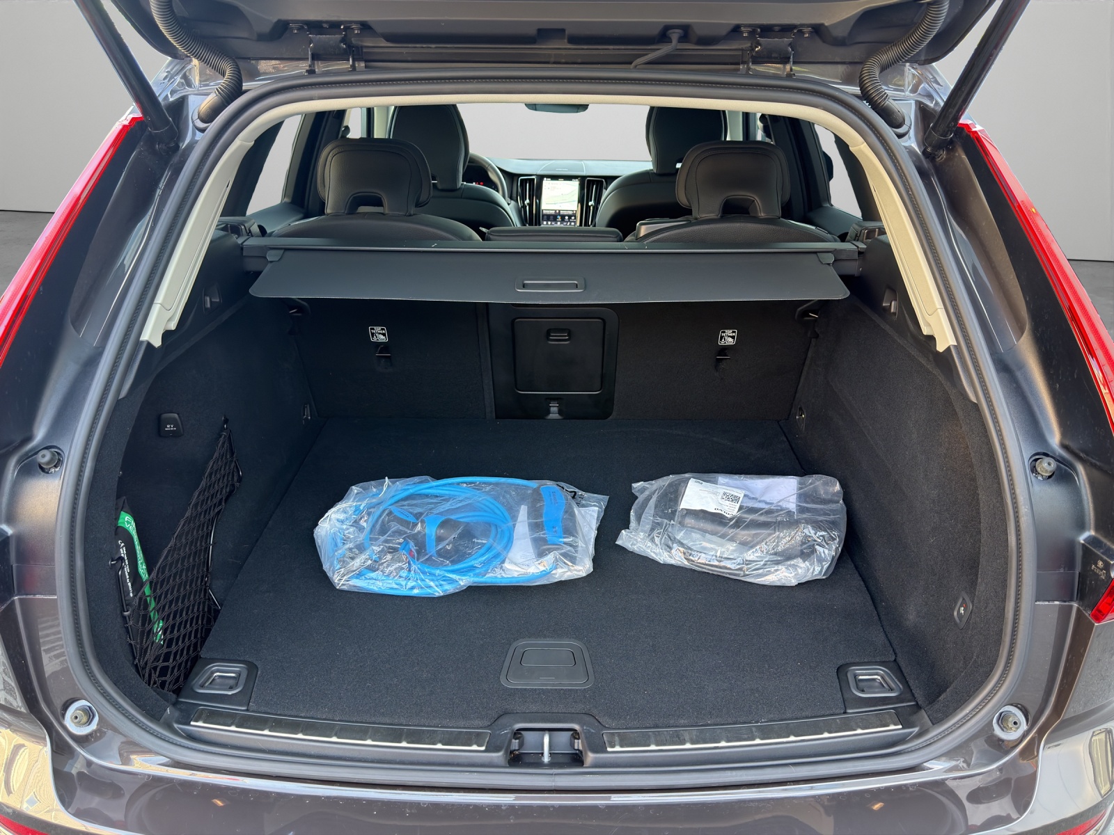 VOLVO XC60 2.0 T6 TE Ultra Dark eAWD-image-17
