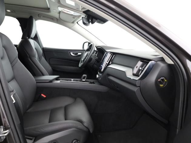 VOLVO XC60 2.0 T6 TE Ultra Dark eAWD-showroom-element-1