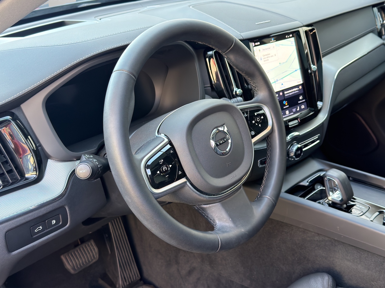 VOLVO XC60 2.0 T6 TE Ultra Dark eAWD-image-11