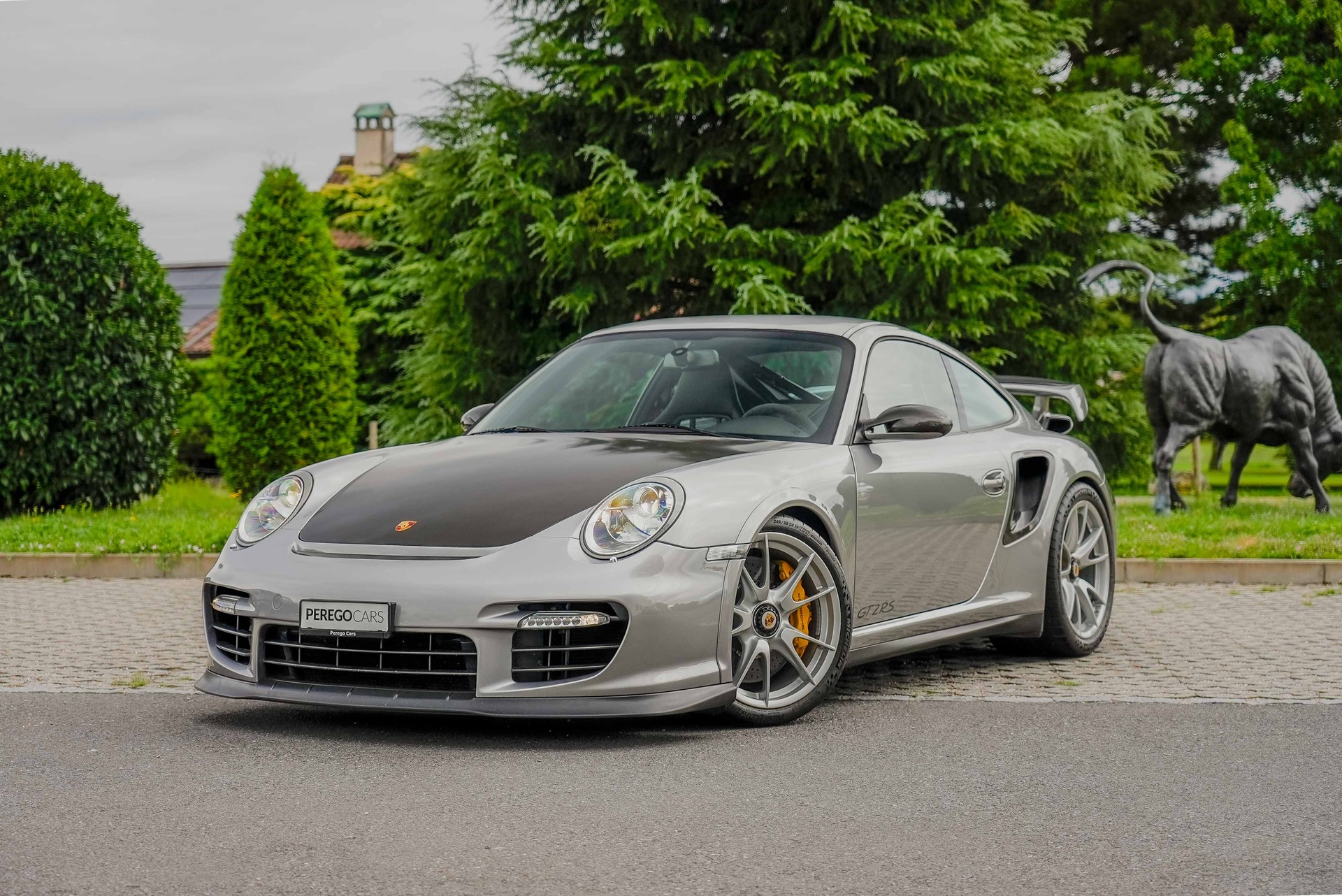 PORSCHE 911 GT2 RS