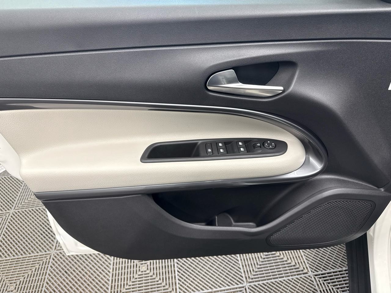 FIAT 600h MildHybrid La Prima-showroom-element-3