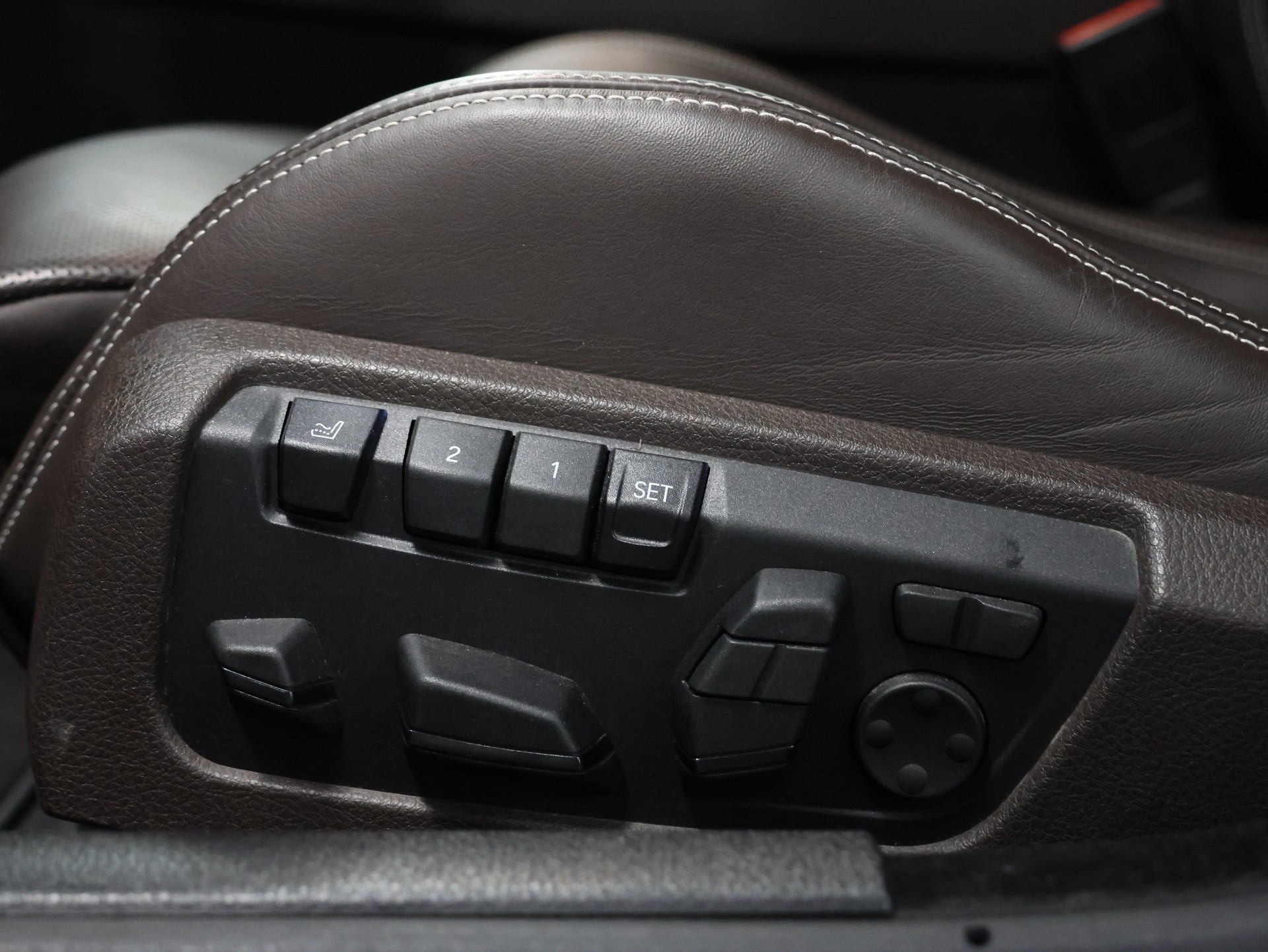 BMW M6 Gran Coupé Competition • INDIVIDUAL VOLL-LEDER •-image-18