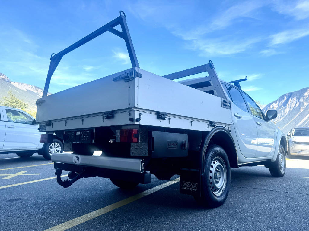 MITSUBISHI L 200 4x4 D-Cab pick-up 2.5 DID HP 178 4x4 Intense-image-5