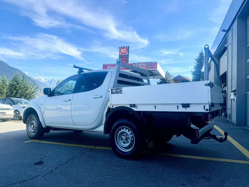 MITSUBISHI L 200 4x4 D-Cab pick-up 2.5 DID HP 178 4x4 Intense-showroom-element-3
