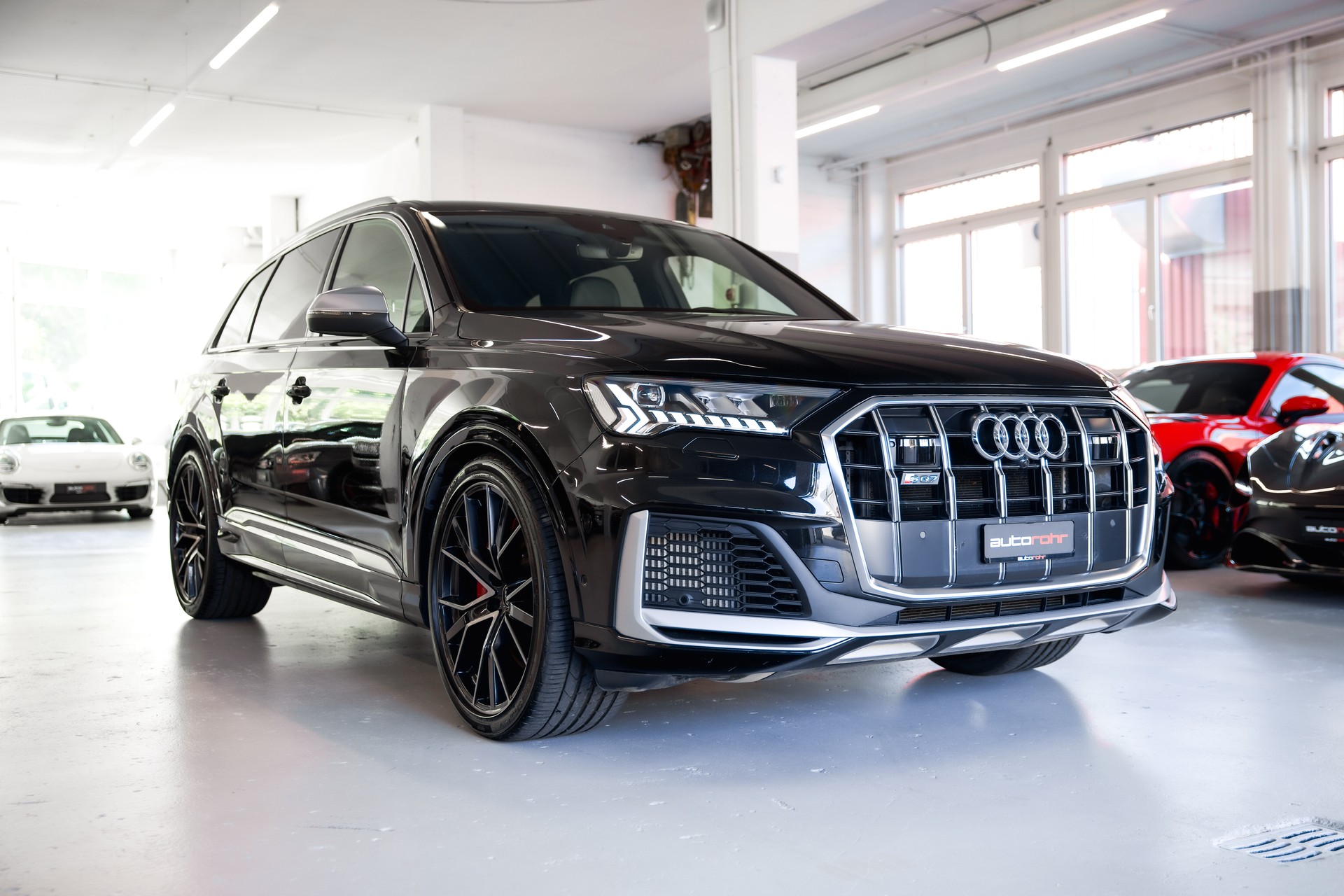AUDI SQ7 TFSI quattro tiptronic-showroom-element-2