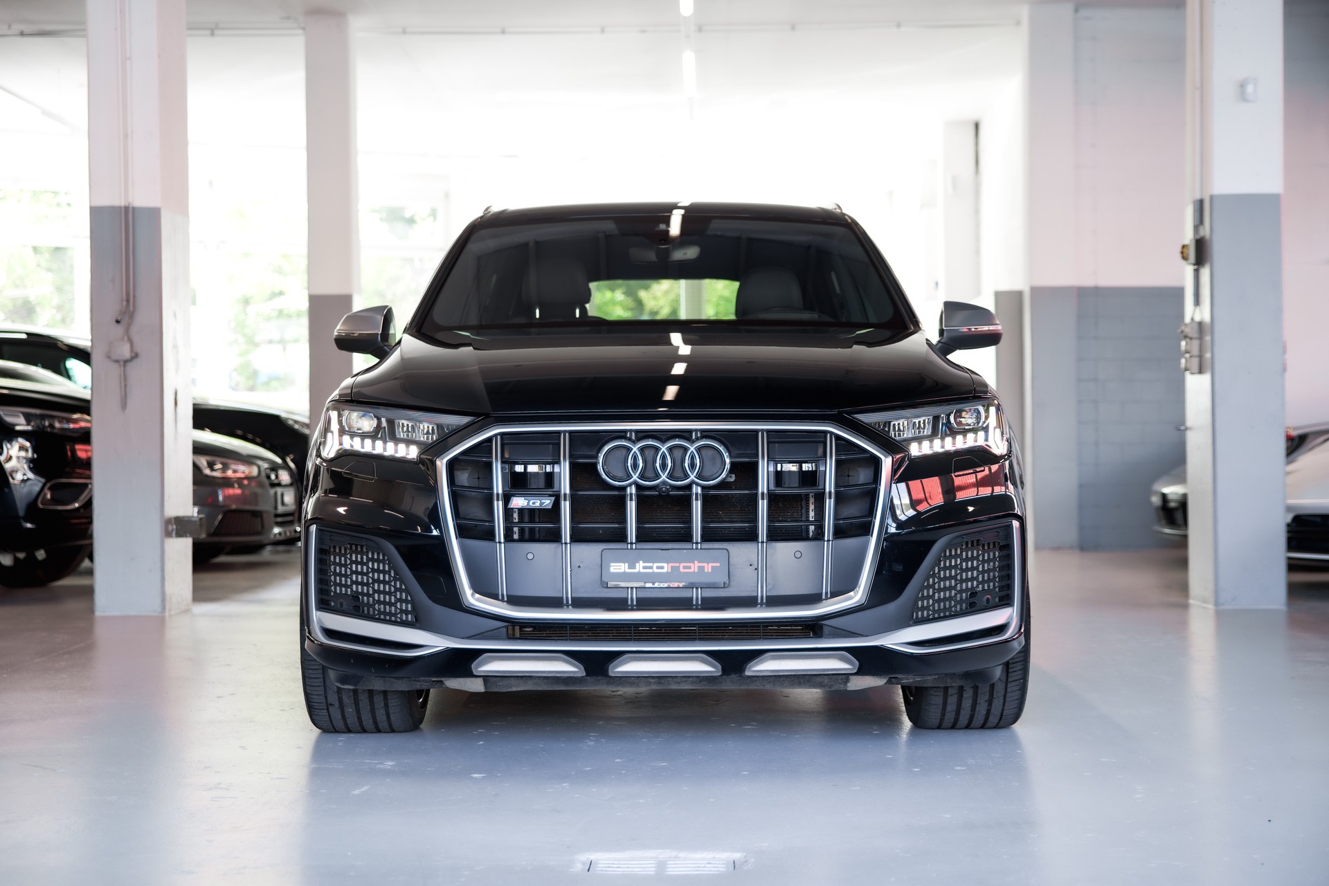 AUDI SQ7 TFSI quattro tiptronic-showroom-element-1