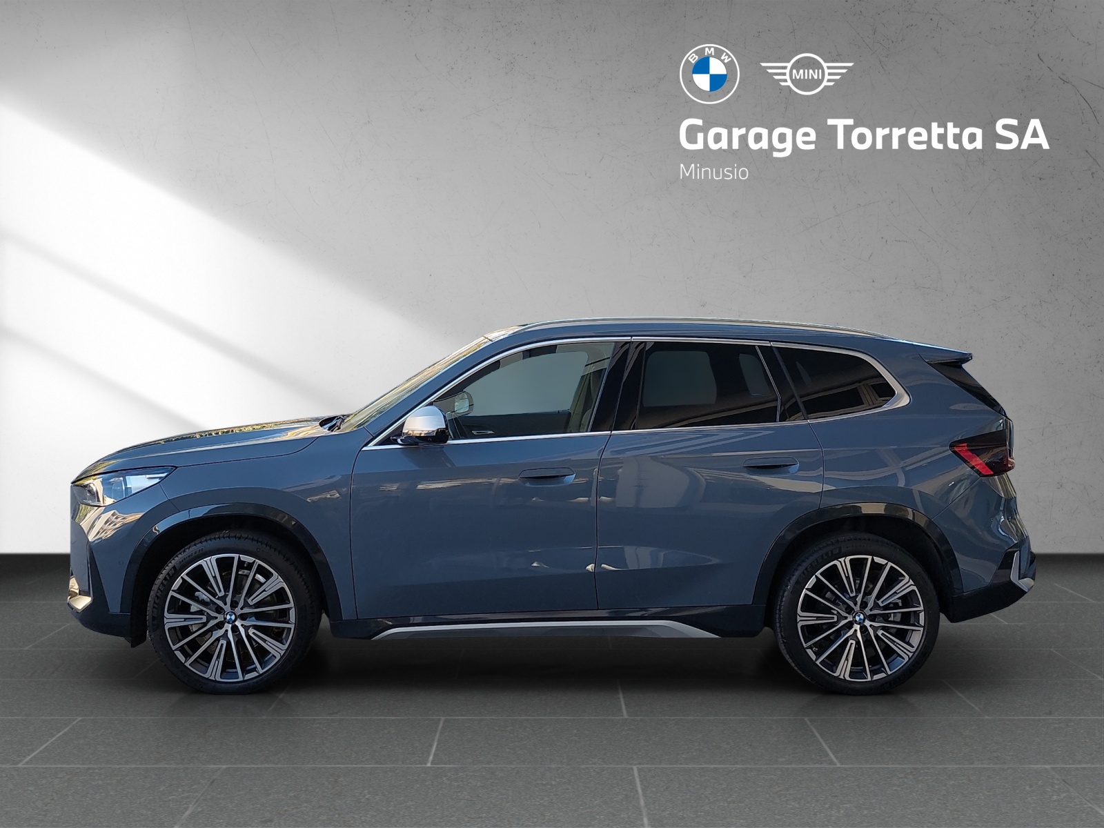 BMW X1 xDrive 23d 48V xLine-showroom-element-1