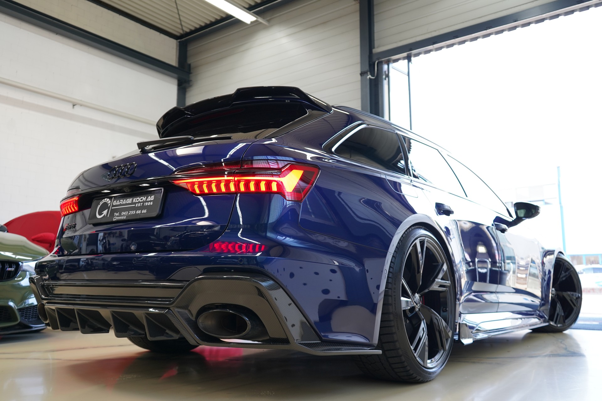 AUDI RS6 Avant 4.0 TFSI V8 quattro / Exklusiv Carbon Kit **-image-9
