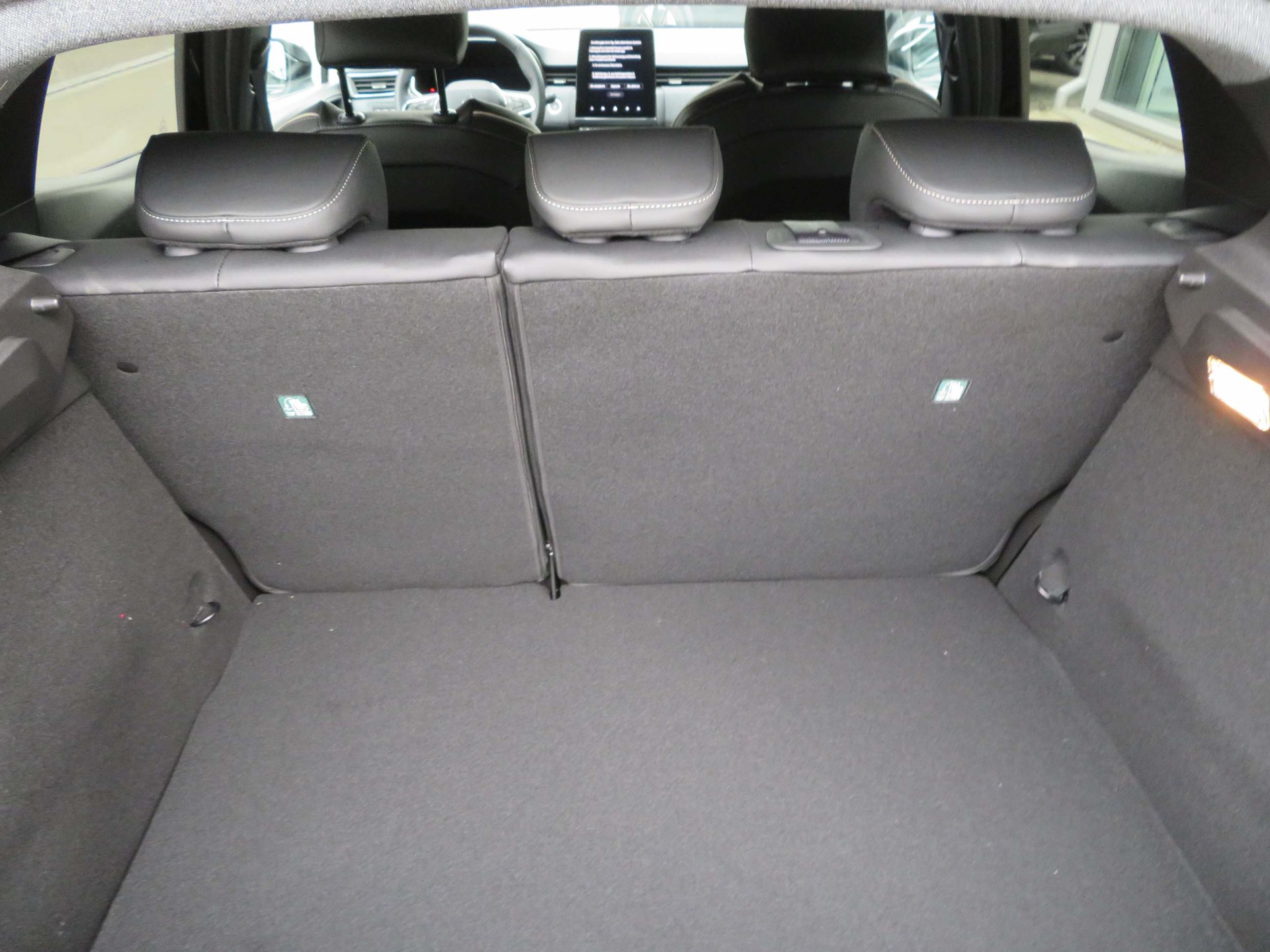 RENAULT Clio 1.6 E-Tech techno-image-8
