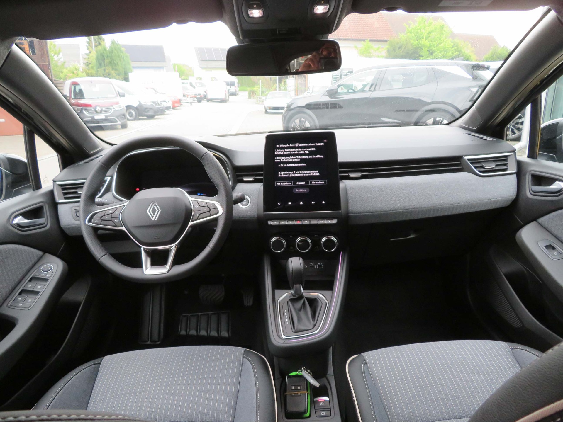 RENAULT Clio 1.6 E-Tech techno-image-7
