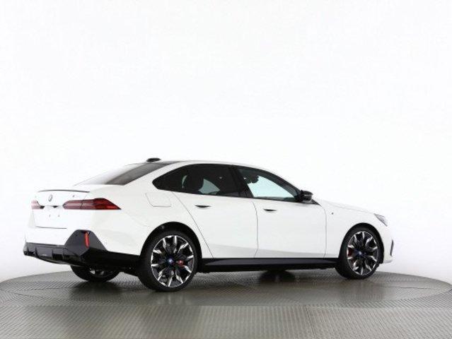 BMW i5 M60 xDrive-image-18