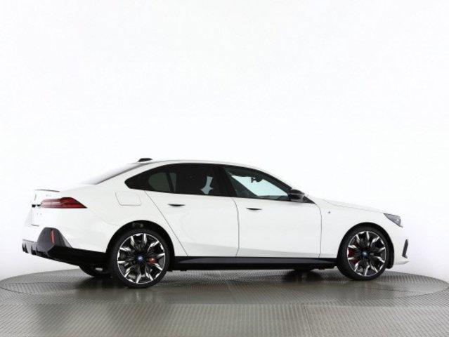 BMW i5 M60 xDrive-image-7