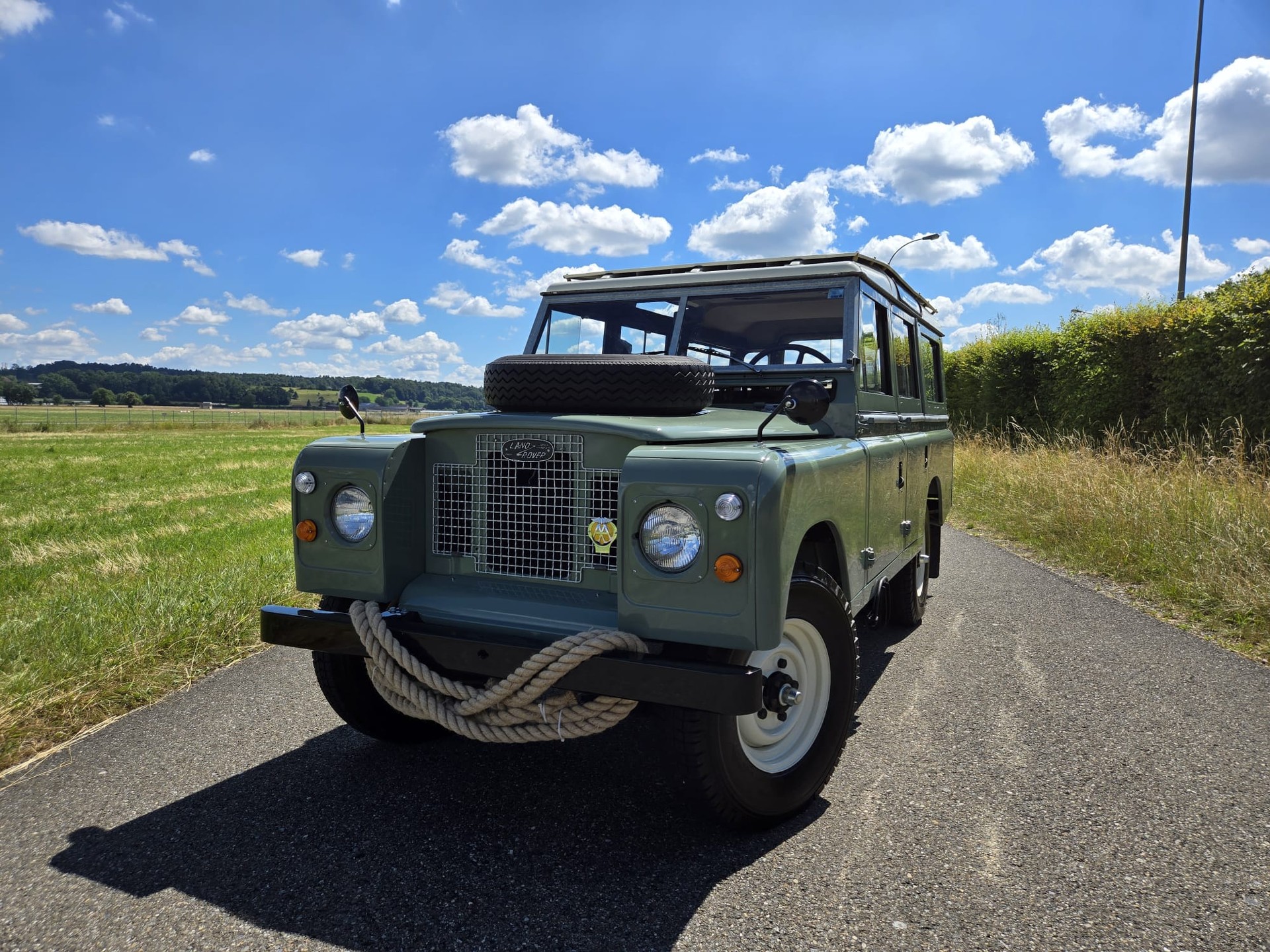 LAND ROVER IIA 109-image-1