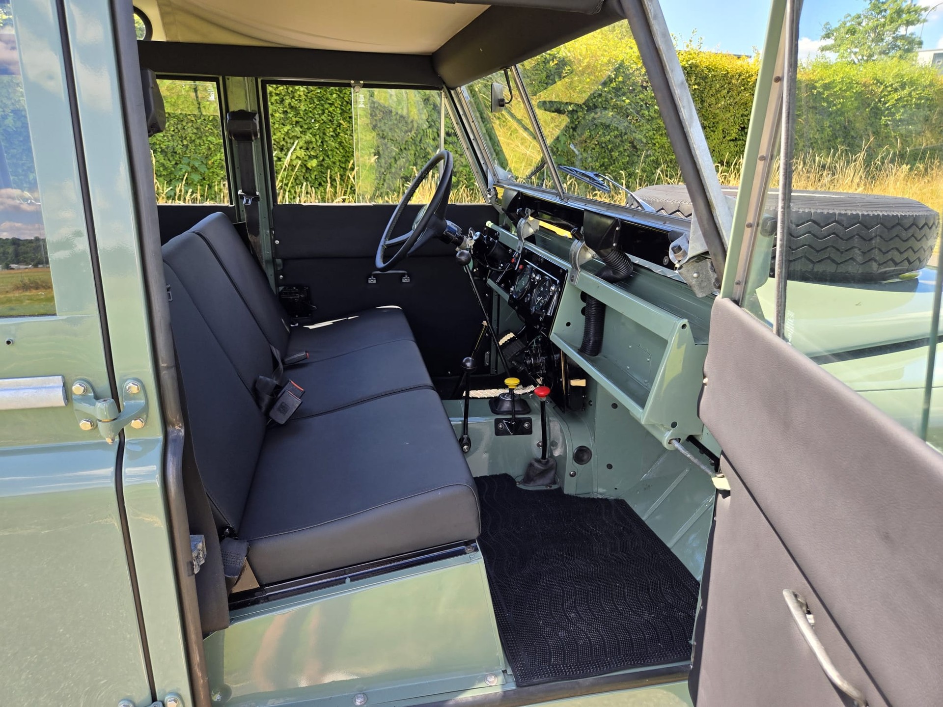 LAND ROVER IIA 109-image-8