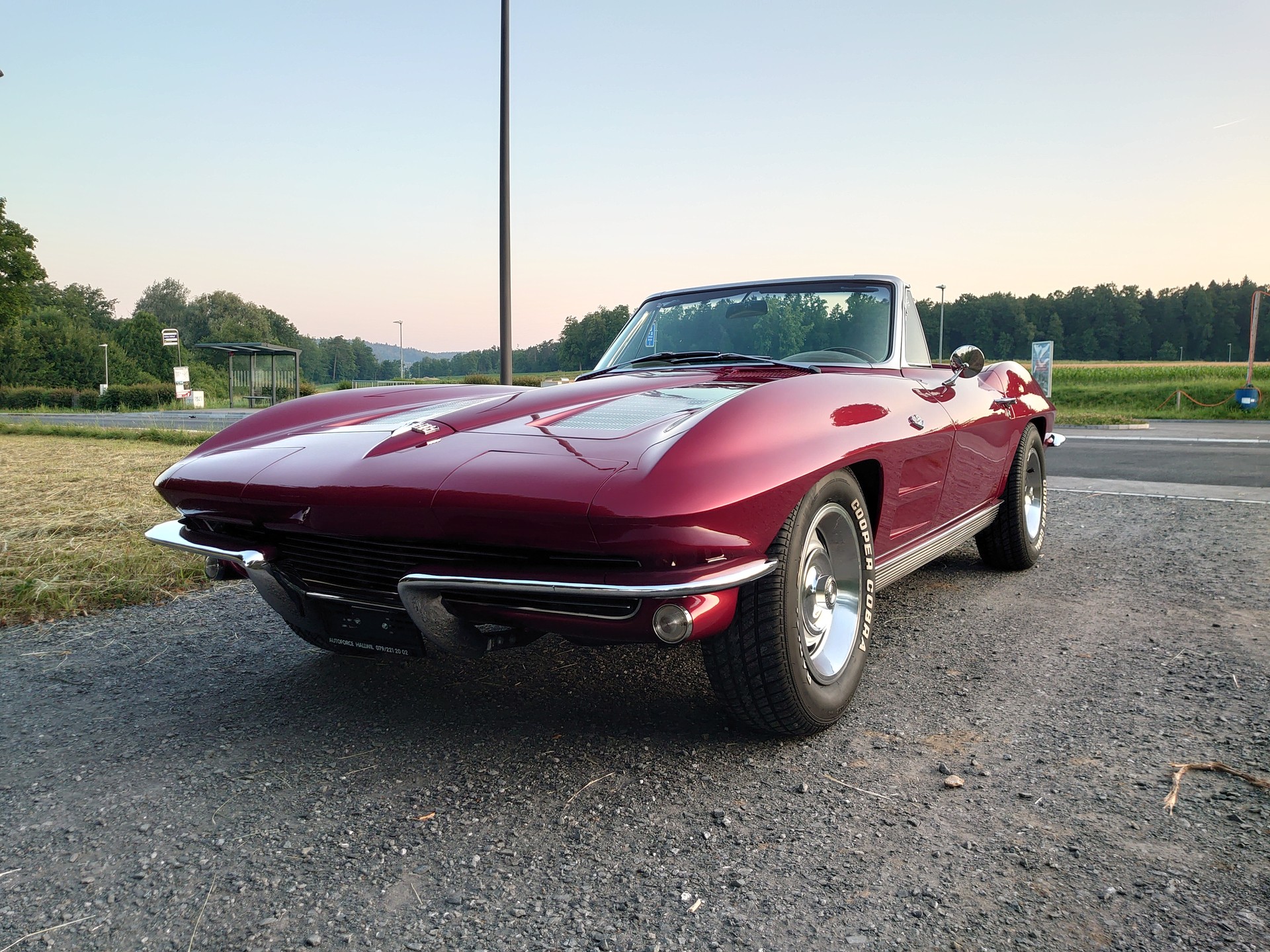 CHEVROLET Corvette Stingray-image-1