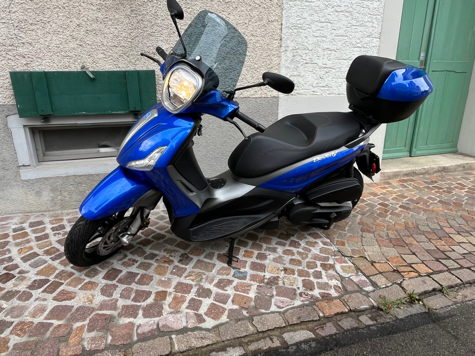 PIAGGIO Beverly 350 i.e. Sport Touring-image-2