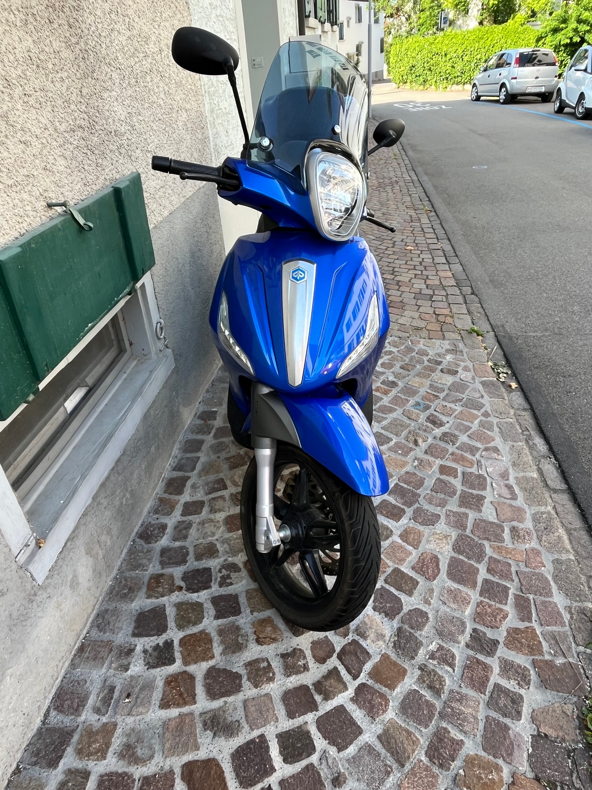 PIAGGIO Beverly 350 i.e. Sport Touring-image-6