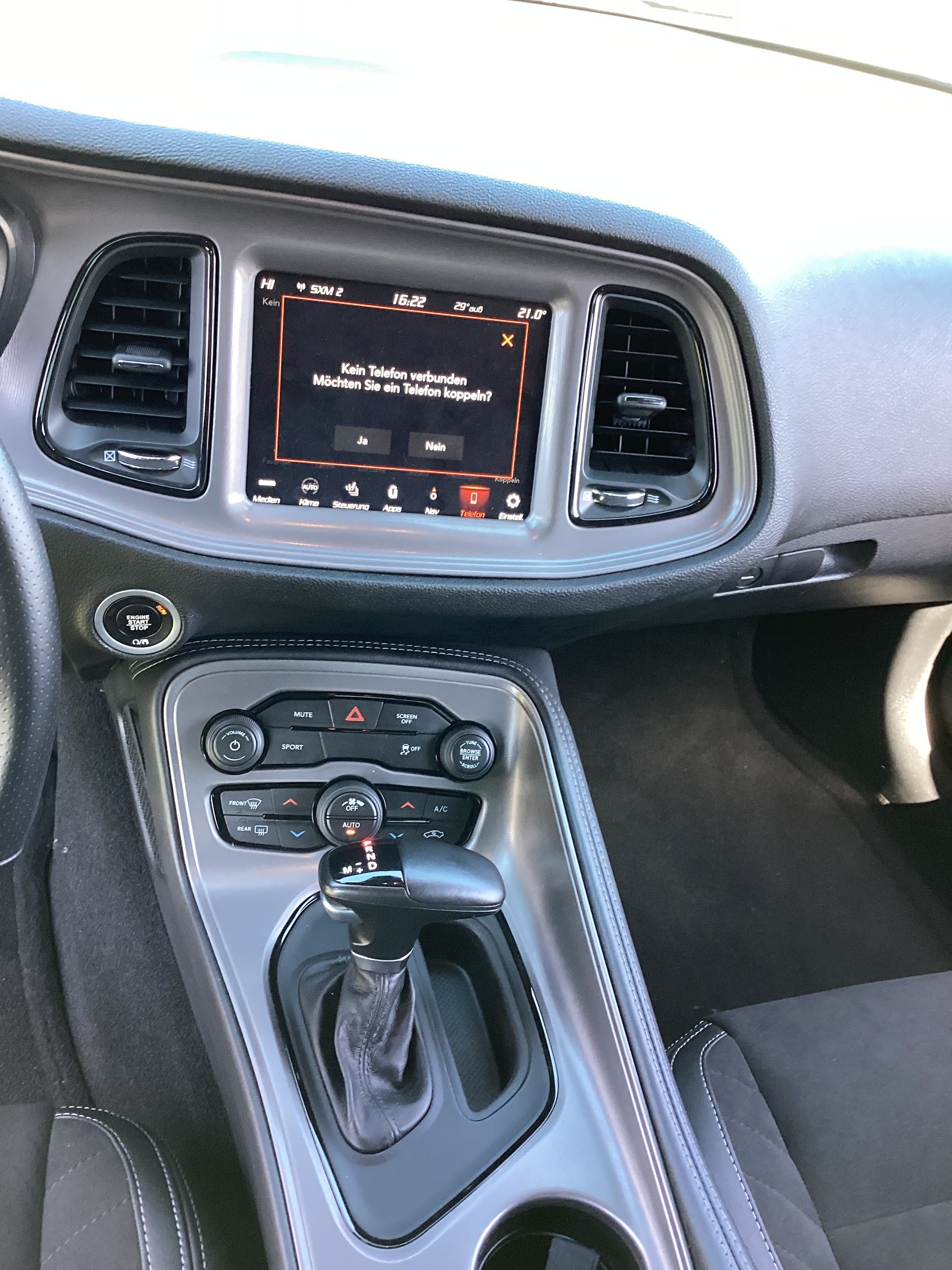 DODGE Challenger SXT 3.6-image-6
