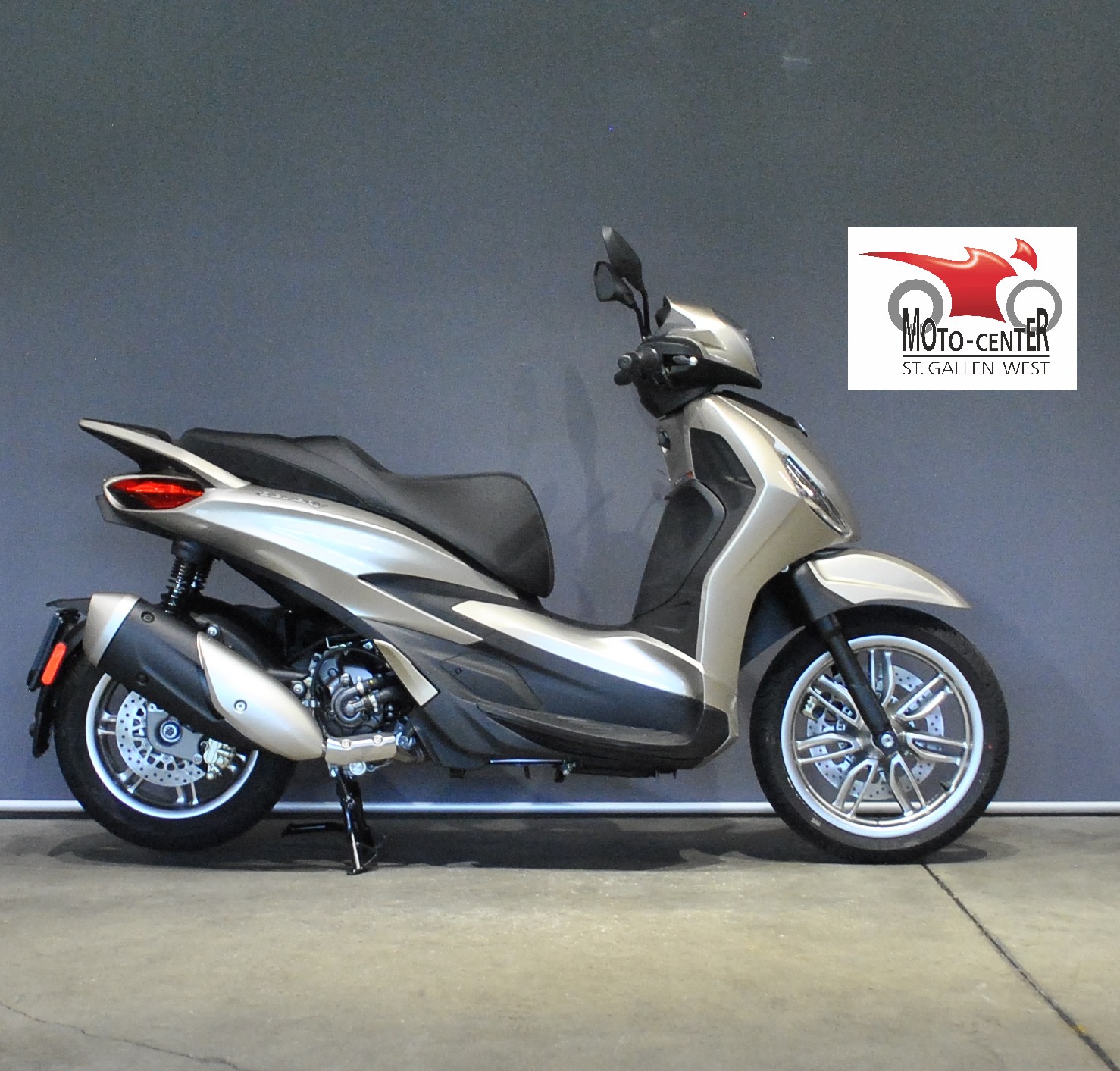 PIAGGIO Beverly 300-image-1