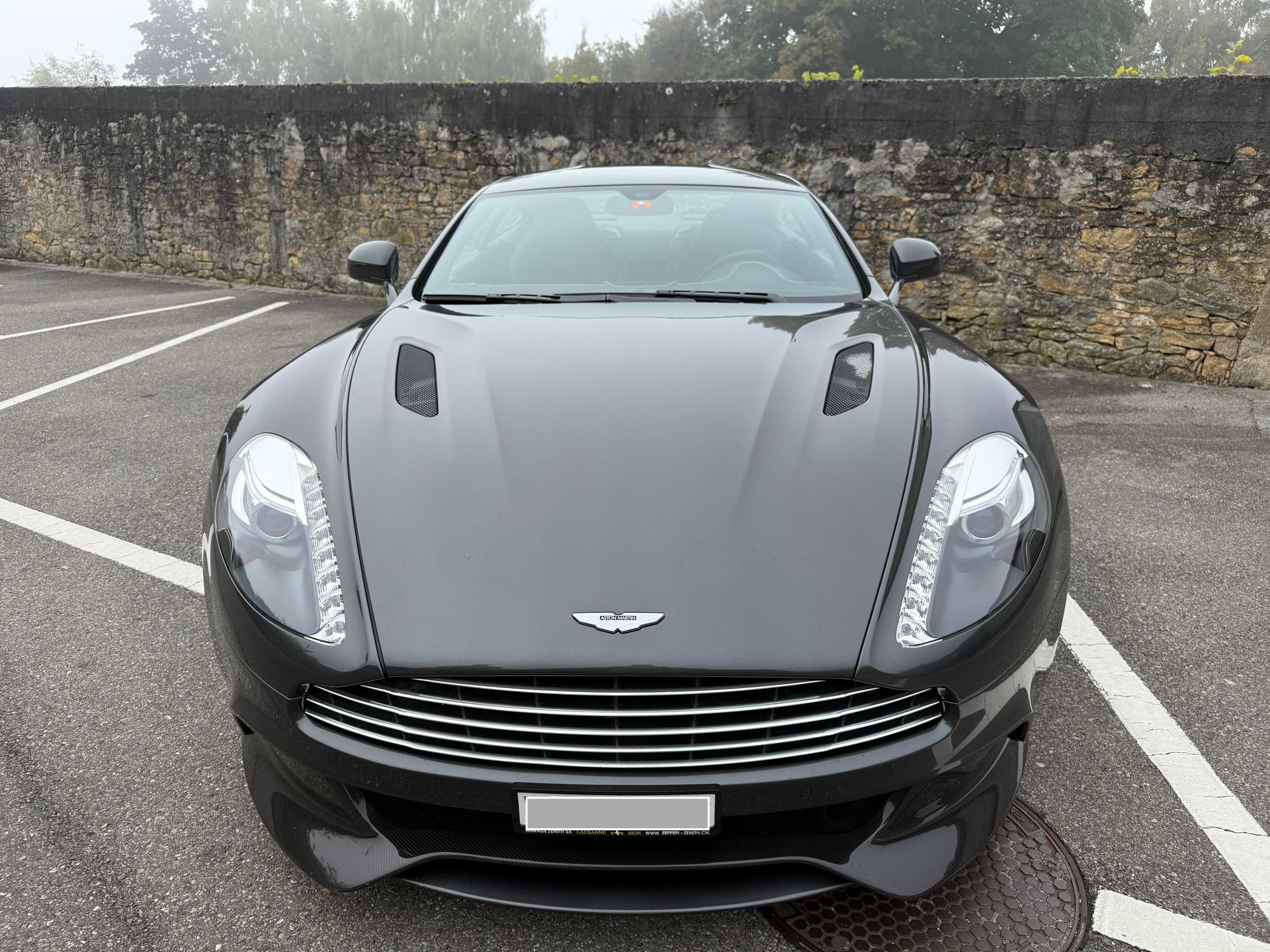 ASTON MARTIN Vanquish V12 5.9-48 Touchtronic 2-showroom-element-2