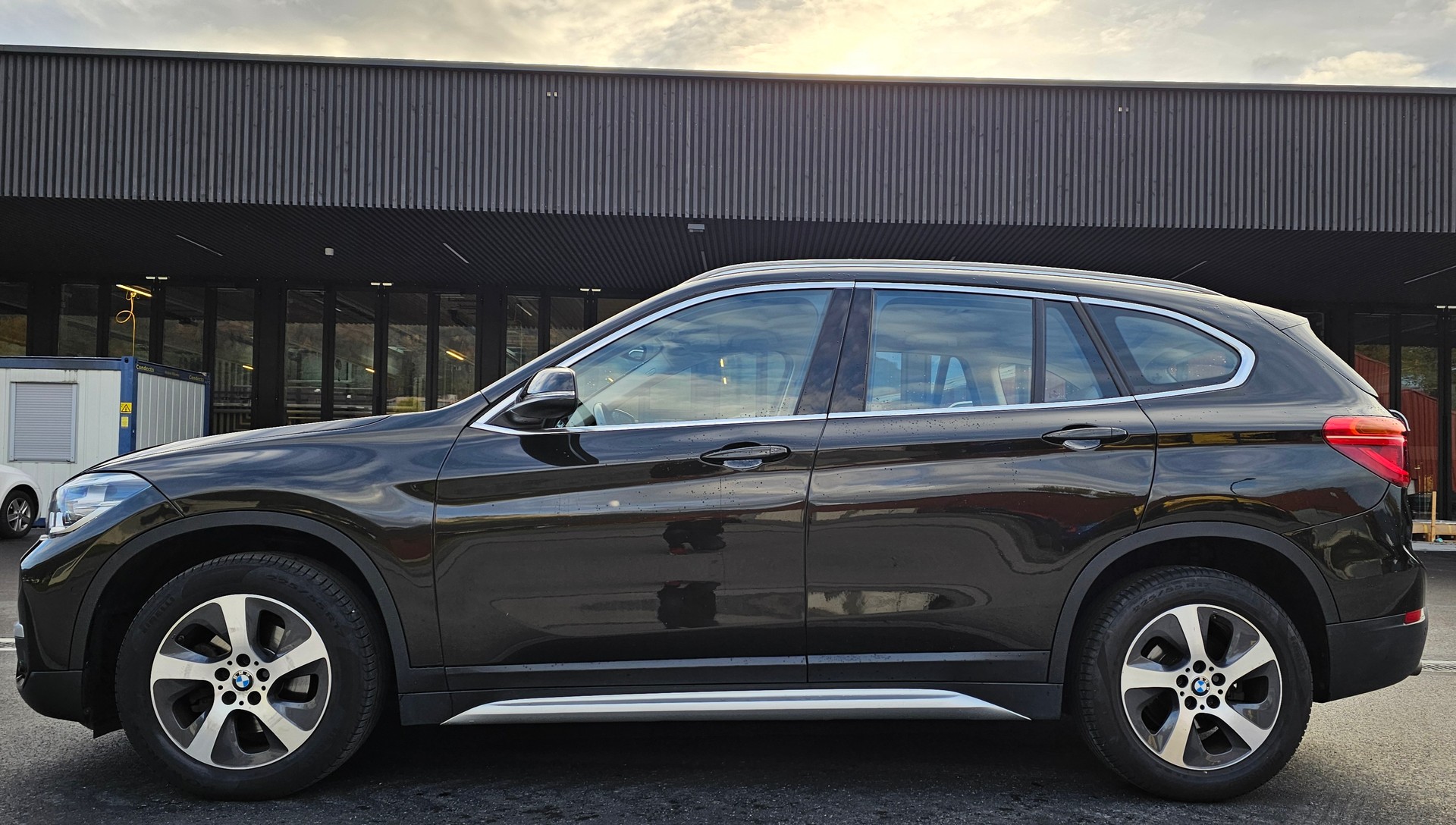 BMW X1 sDrive 18i Steptronic DSK-image-1
