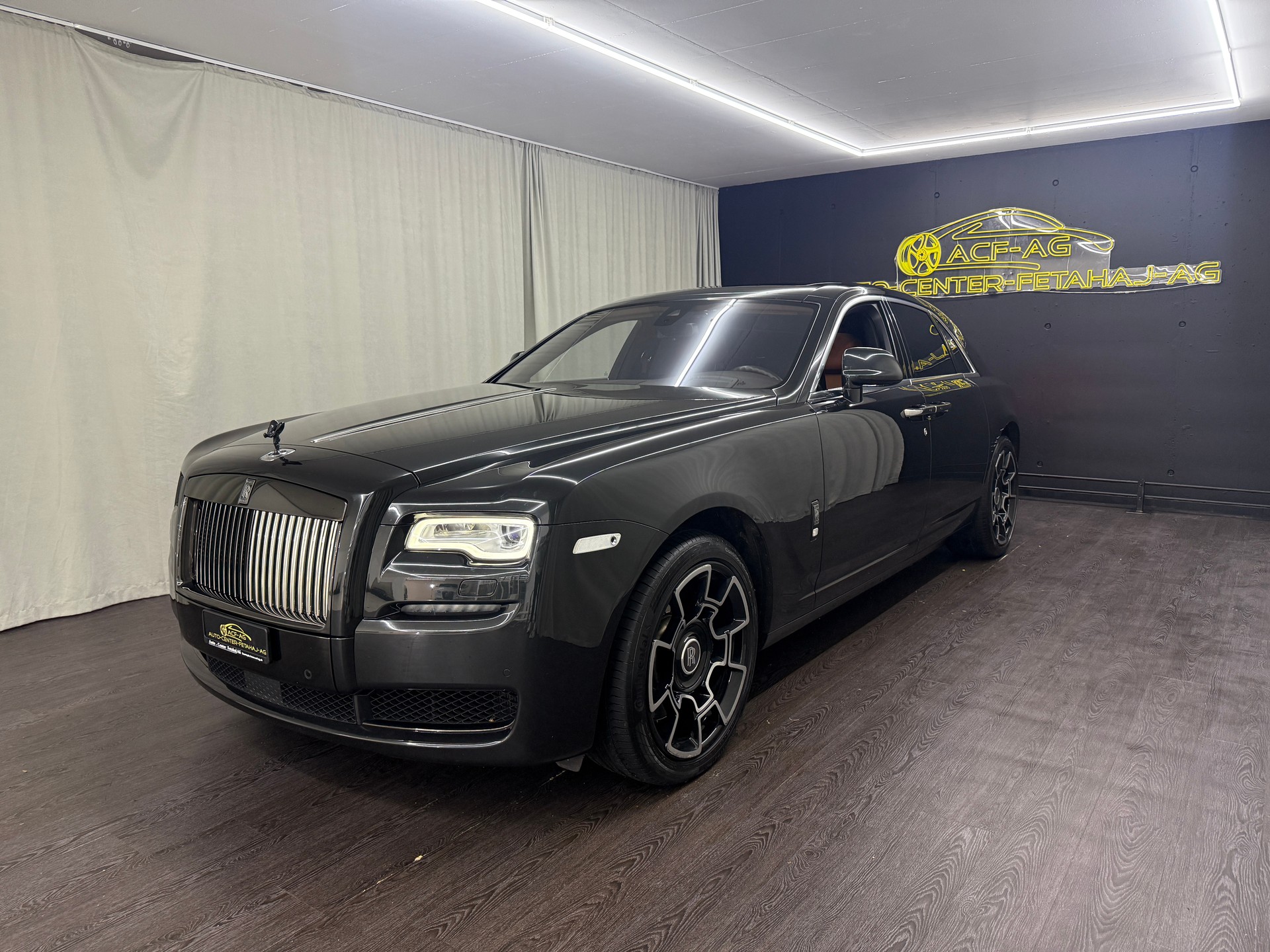 ROLLS-ROYCE Ghost 6.6 V12 Black Badge