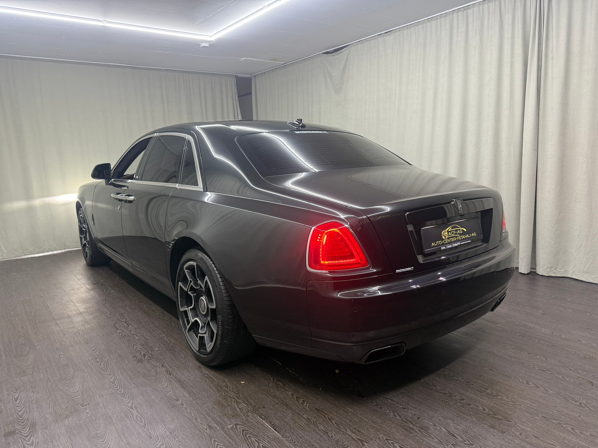 ROLLS-ROYCE Ghost 6.6 V12 Black Badge-image-5