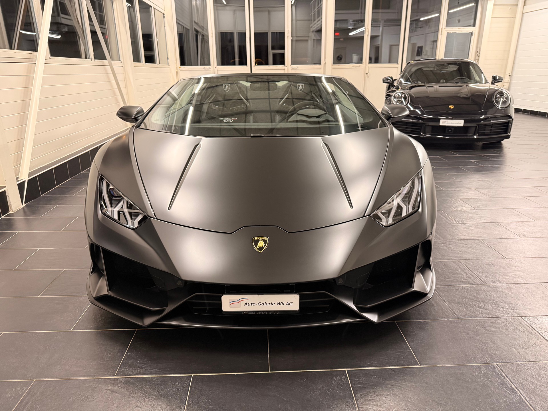 LAMBORGHINI Huracan EVO Spyder DCT-showroom-element-1