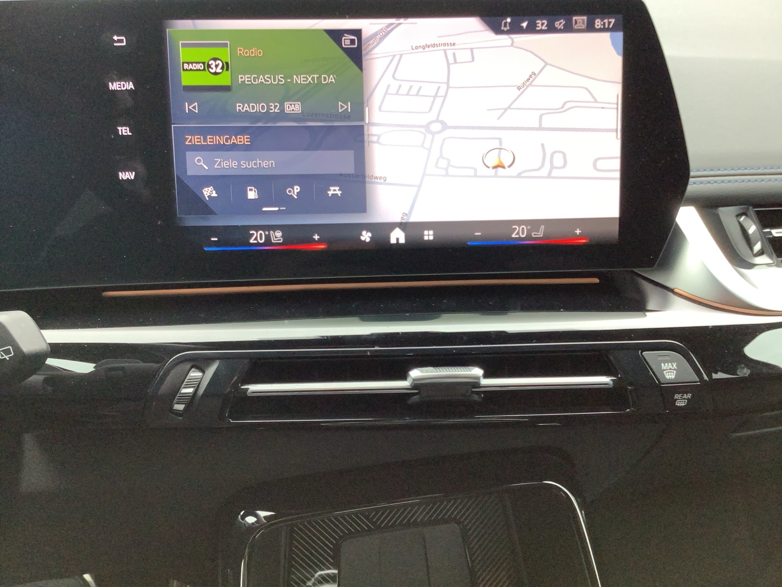 BMW X1 xDrive 20d 48V M Sport-image-16