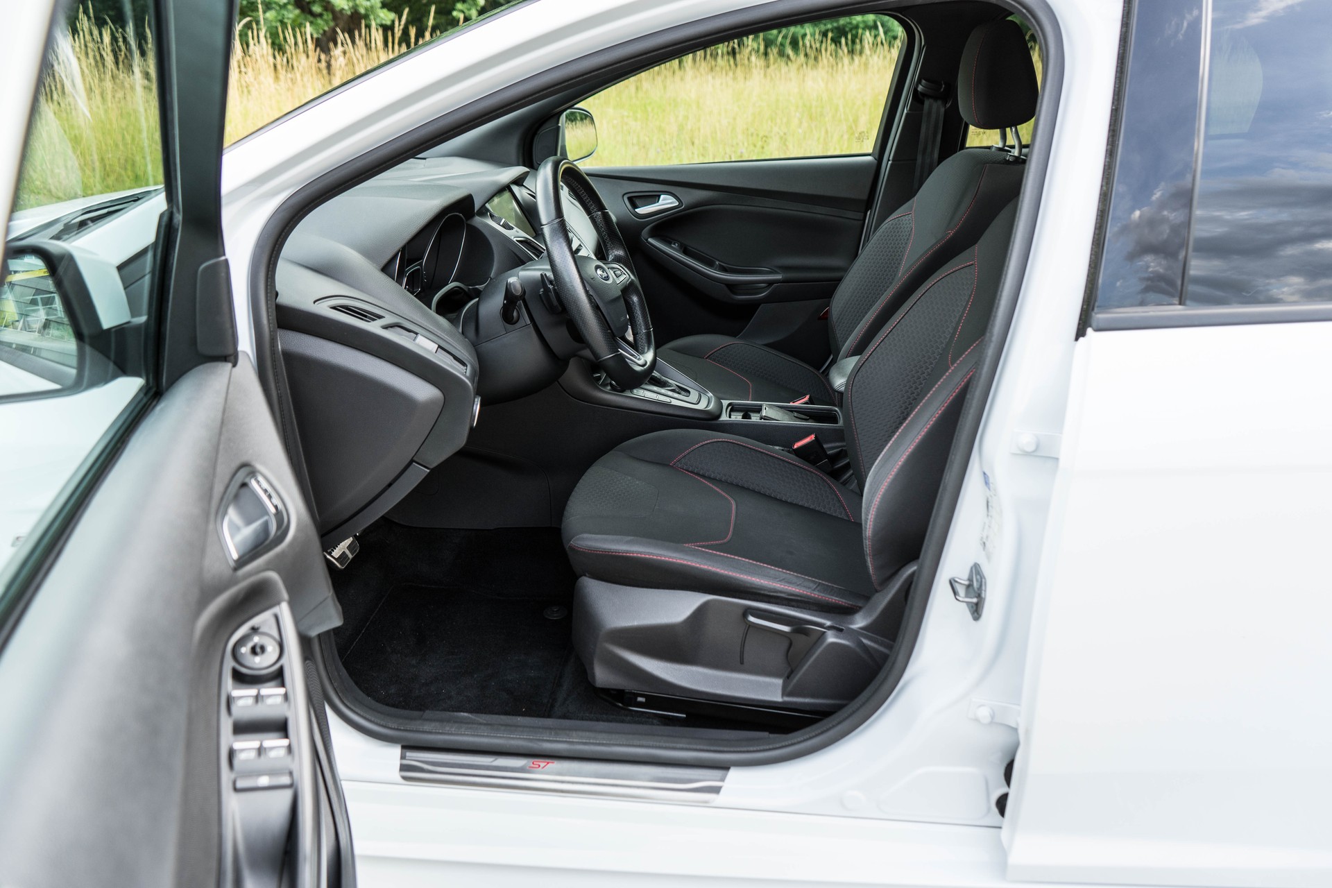 FORD Focus 1.5 SCTi ST Line Automatic-image-11