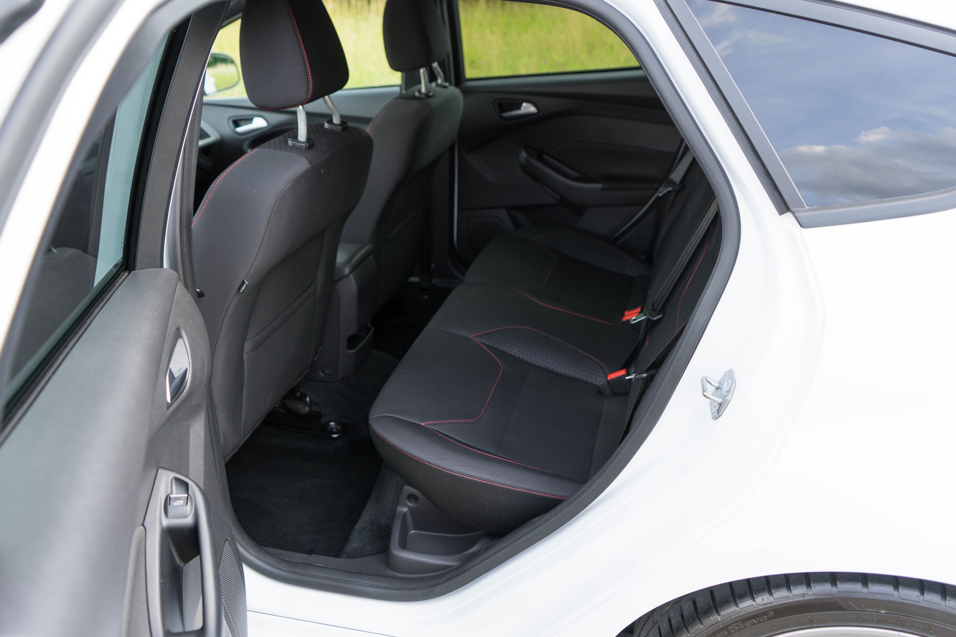 FORD Focus 1.5 SCTi ST Line Automatic-image-9