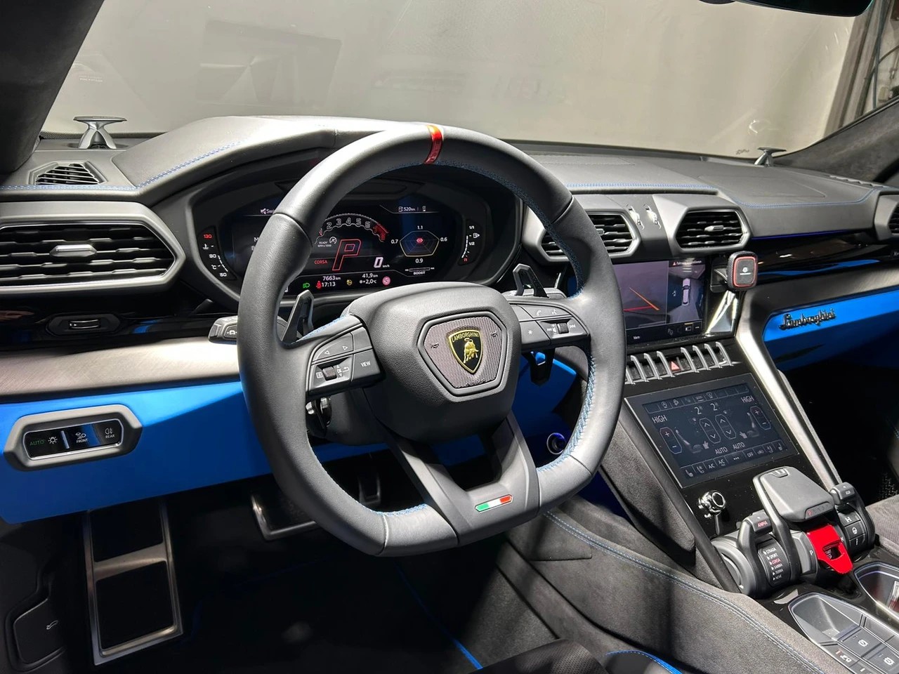 LAMBORGHINI Urus 4.0 S 60 years anniversary-image-13