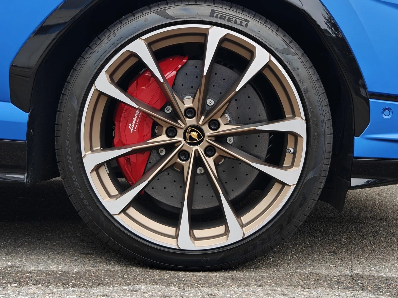 LAMBORGHINI Urus 4.0 S 60 years anniversary-image-28