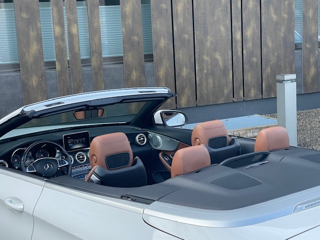 MERCEDES-BENZ C 200 Cabriolet AMG Line 4Matic 9G-Tronic-image-19