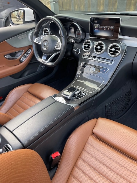 MERCEDES-BENZ C 200 Cabriolet AMG Line 4Matic 9G-Tronic-image-16