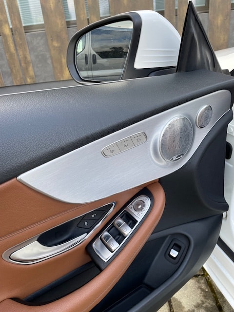 MERCEDES-BENZ C 200 Cabriolet AMG Line 4Matic 9G-Tronic-image-18