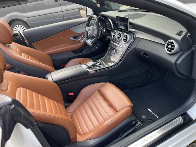 MERCEDES-BENZ C 200 Cabriolet AMG Line 4Matic 9G-Tronic-image-17