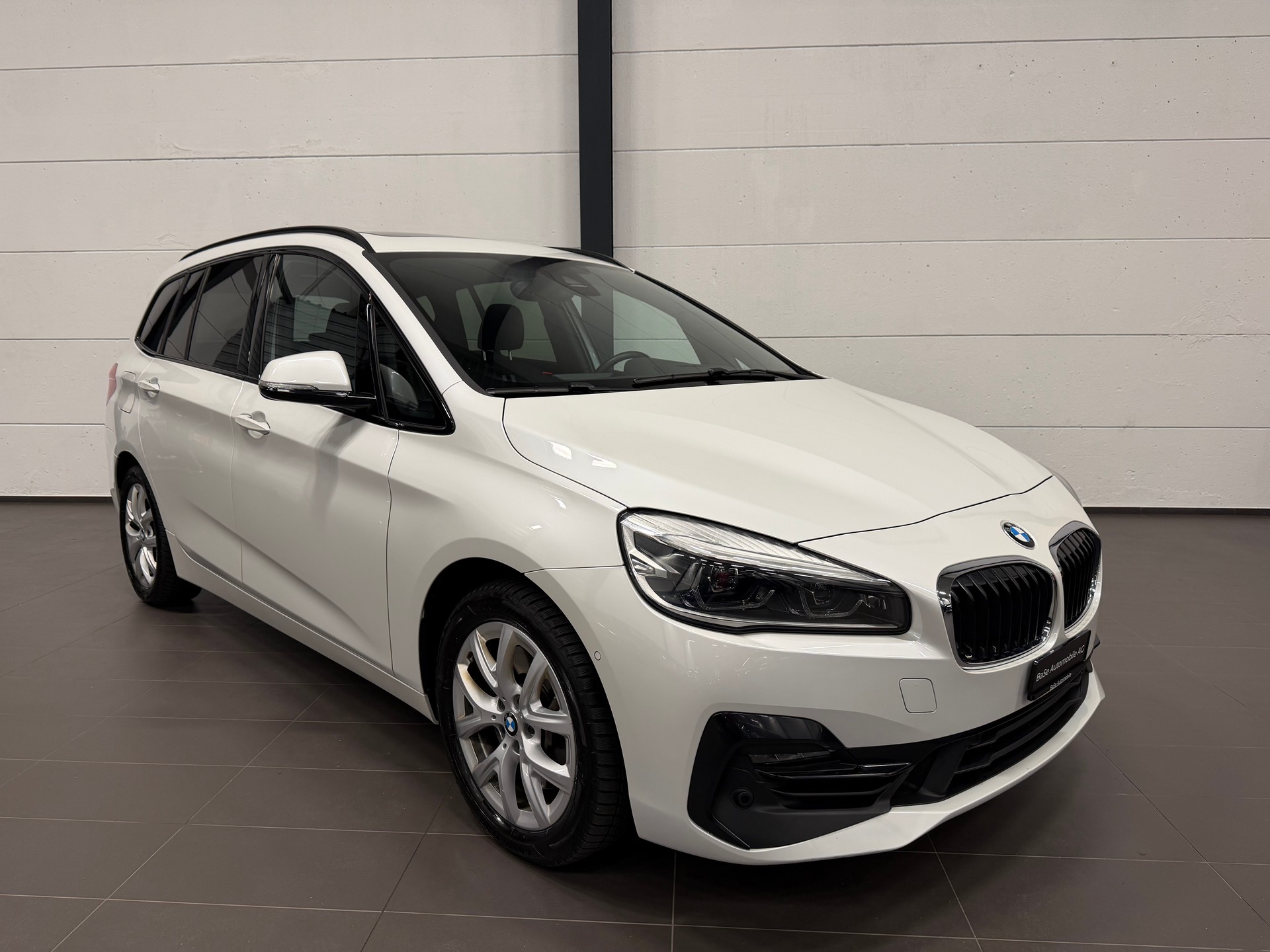 BMW 220d xDrive Gran Tourer Steptronic Travel Edition-showroom-element-1