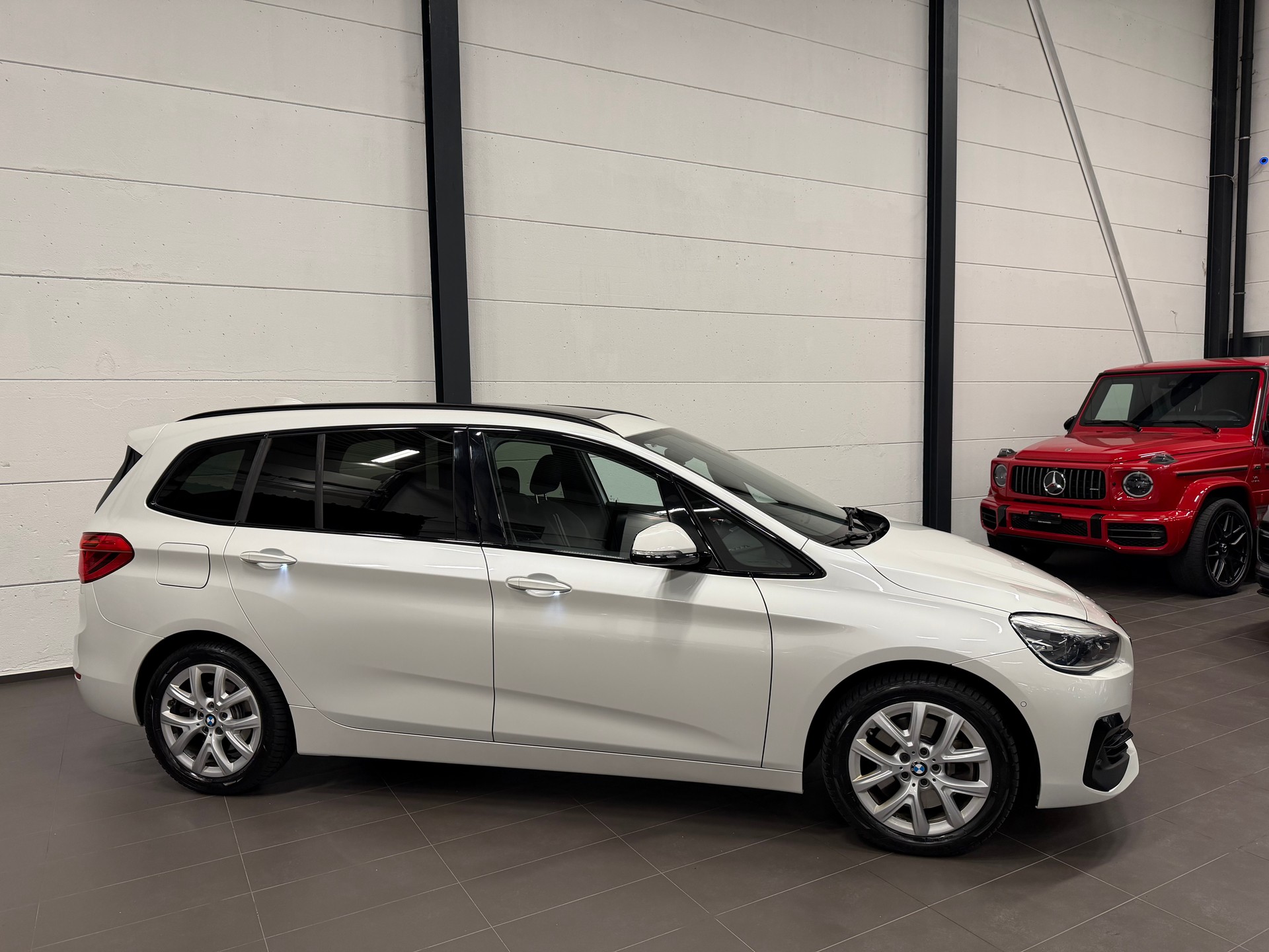 BMW 220d xDrive Gran Tourer Steptronic Travel Edition-showroom-element-3
