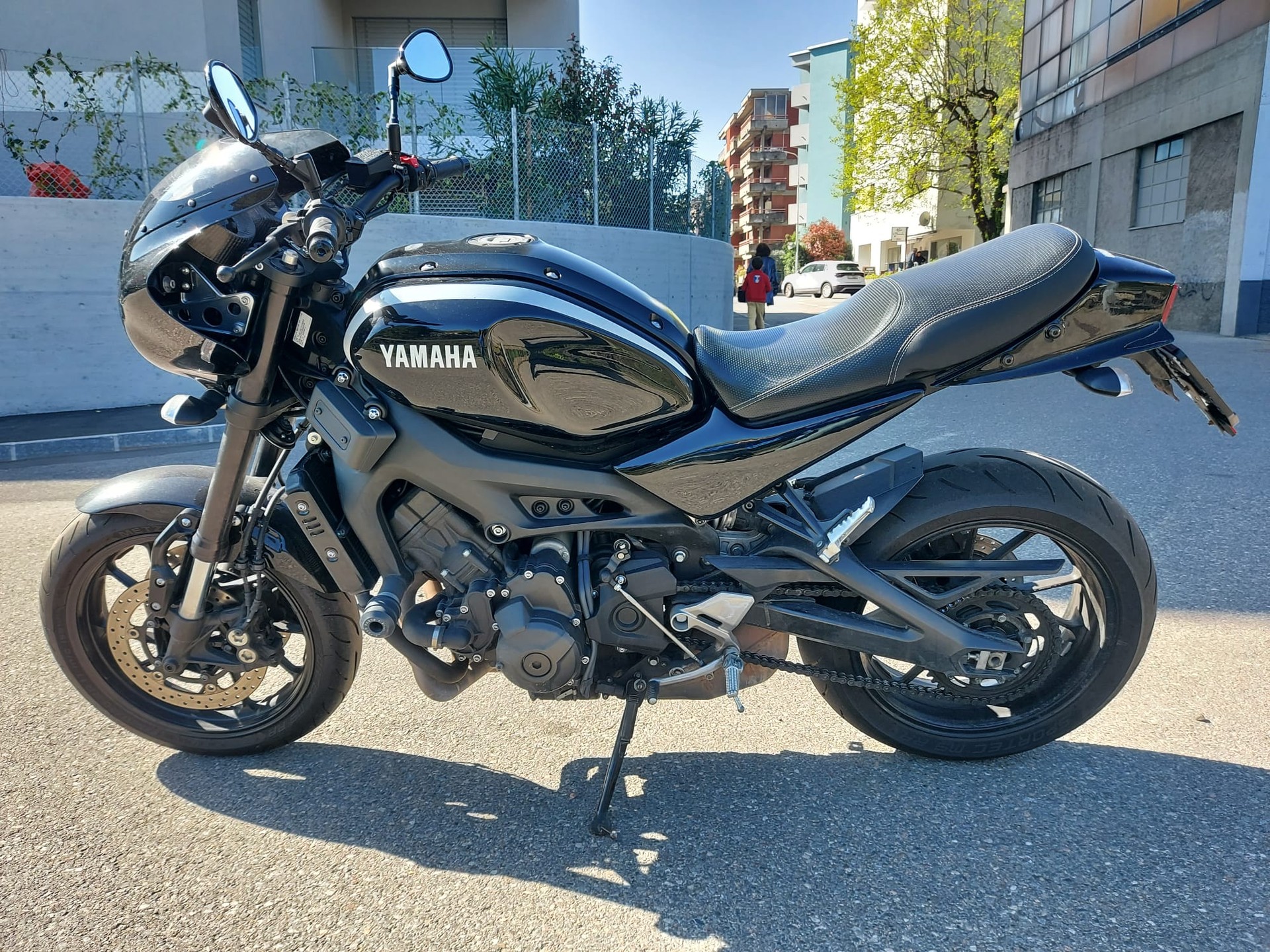 YAMAHA XSR 900-image-2