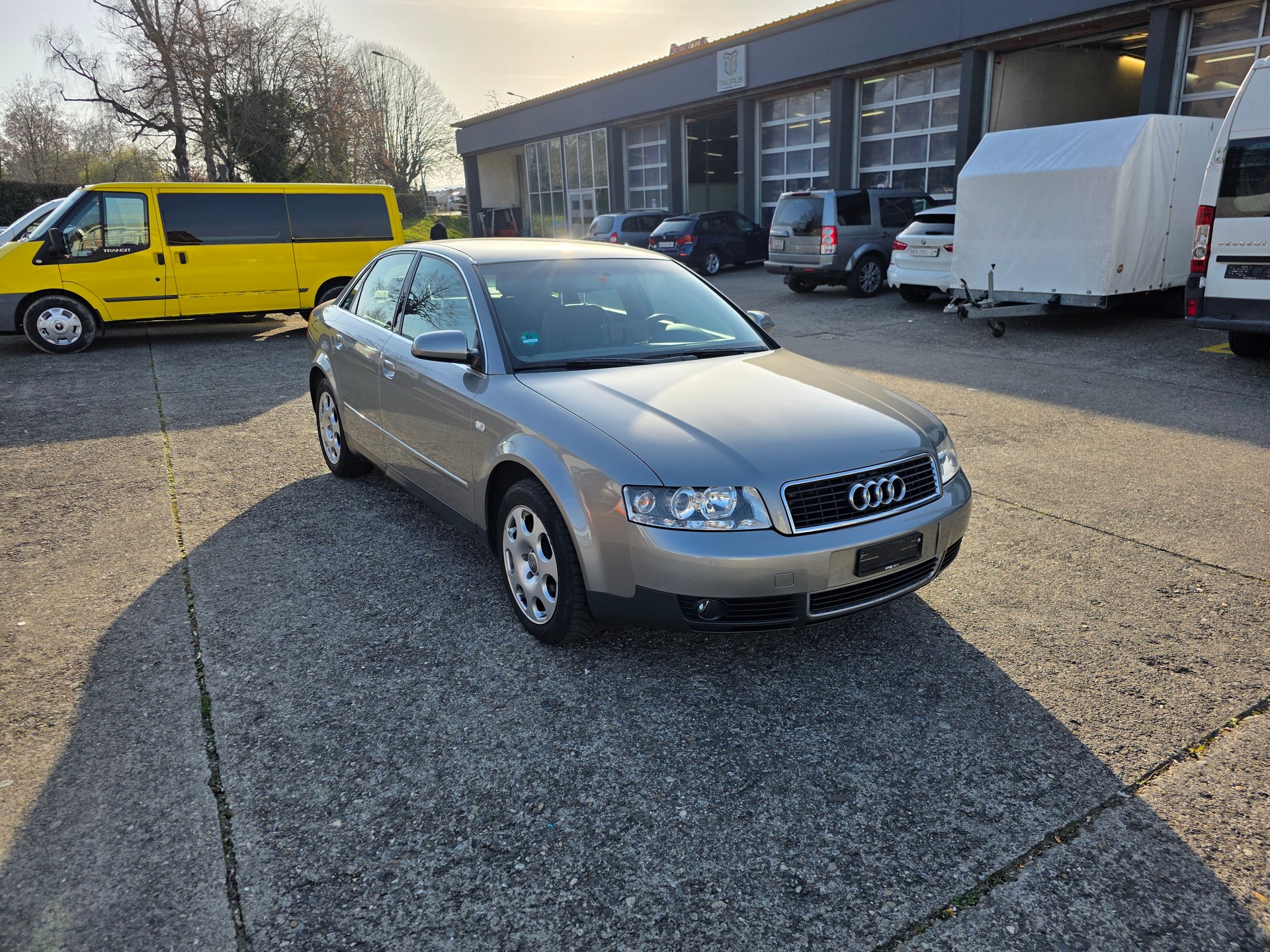 AUDI A4 2.0-image-6