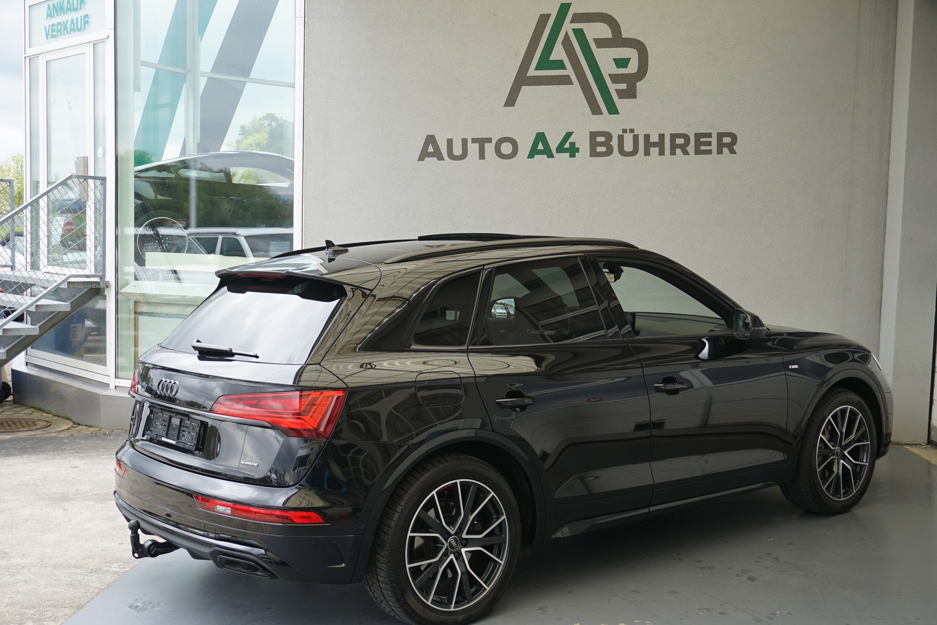 AUDI Q5 40 TDI Black Editition 2,0 TDi quattro 204 PS CH-Auto mit Gratisservice!!-image-8
