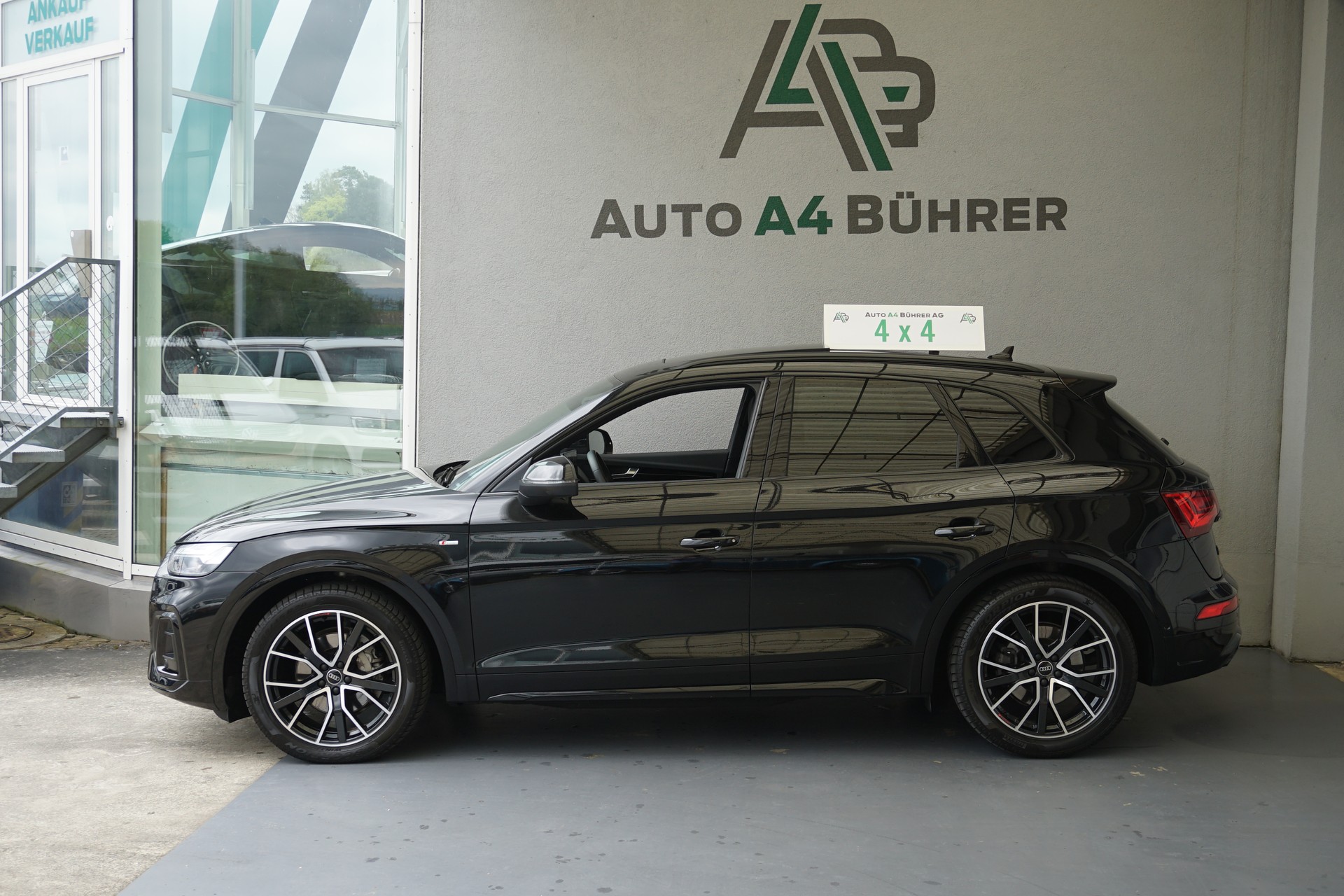 AUDI Q5 40 TDI Black Editition 2,0 TDi quattro 204 PS CH-Auto mit Gratisservice!!