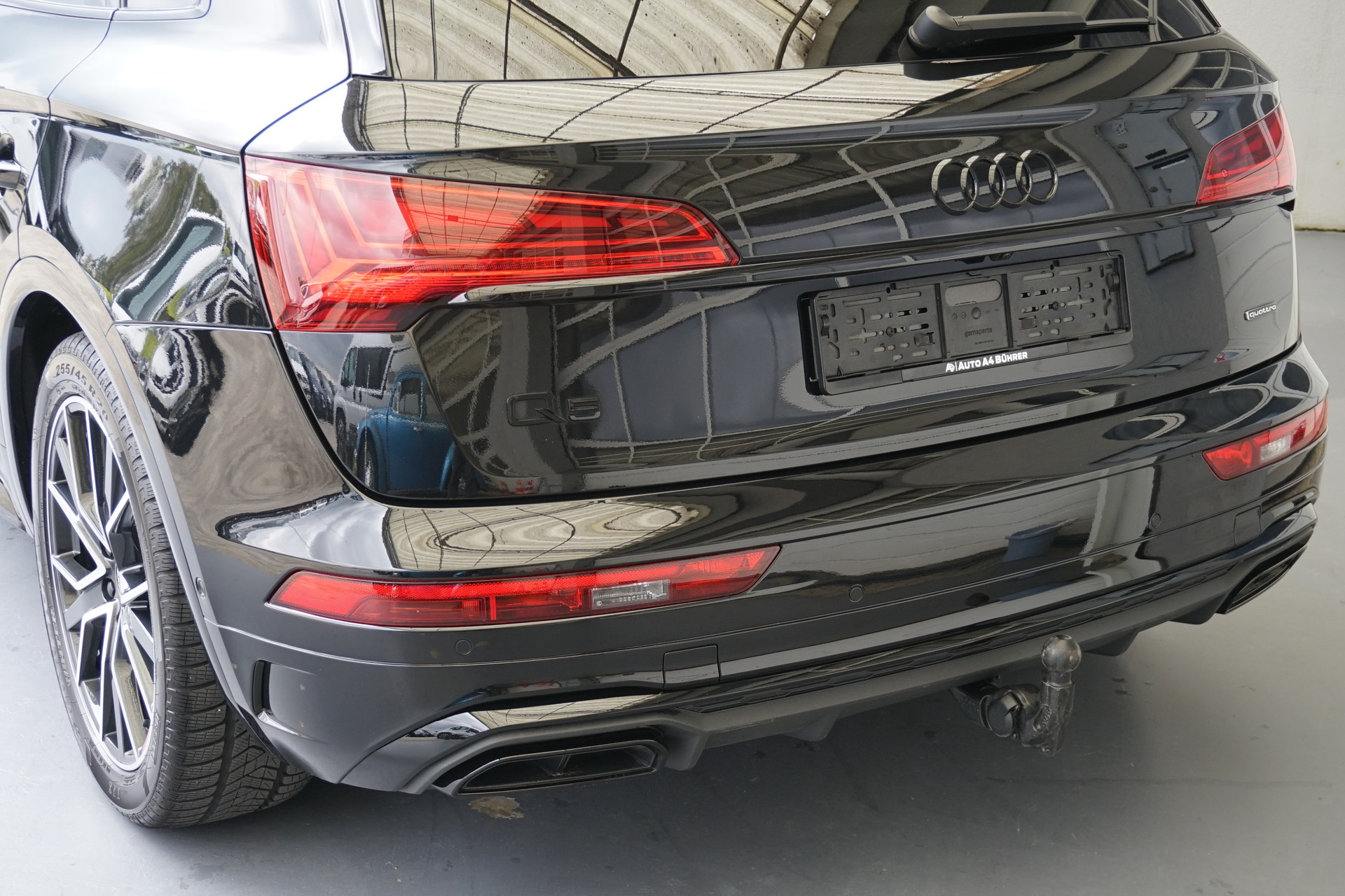 AUDI Q5 40 TDI Black Editition 2,0 TDi quattro 204 PS CH-Auto mit Gratisservice!!-image-7