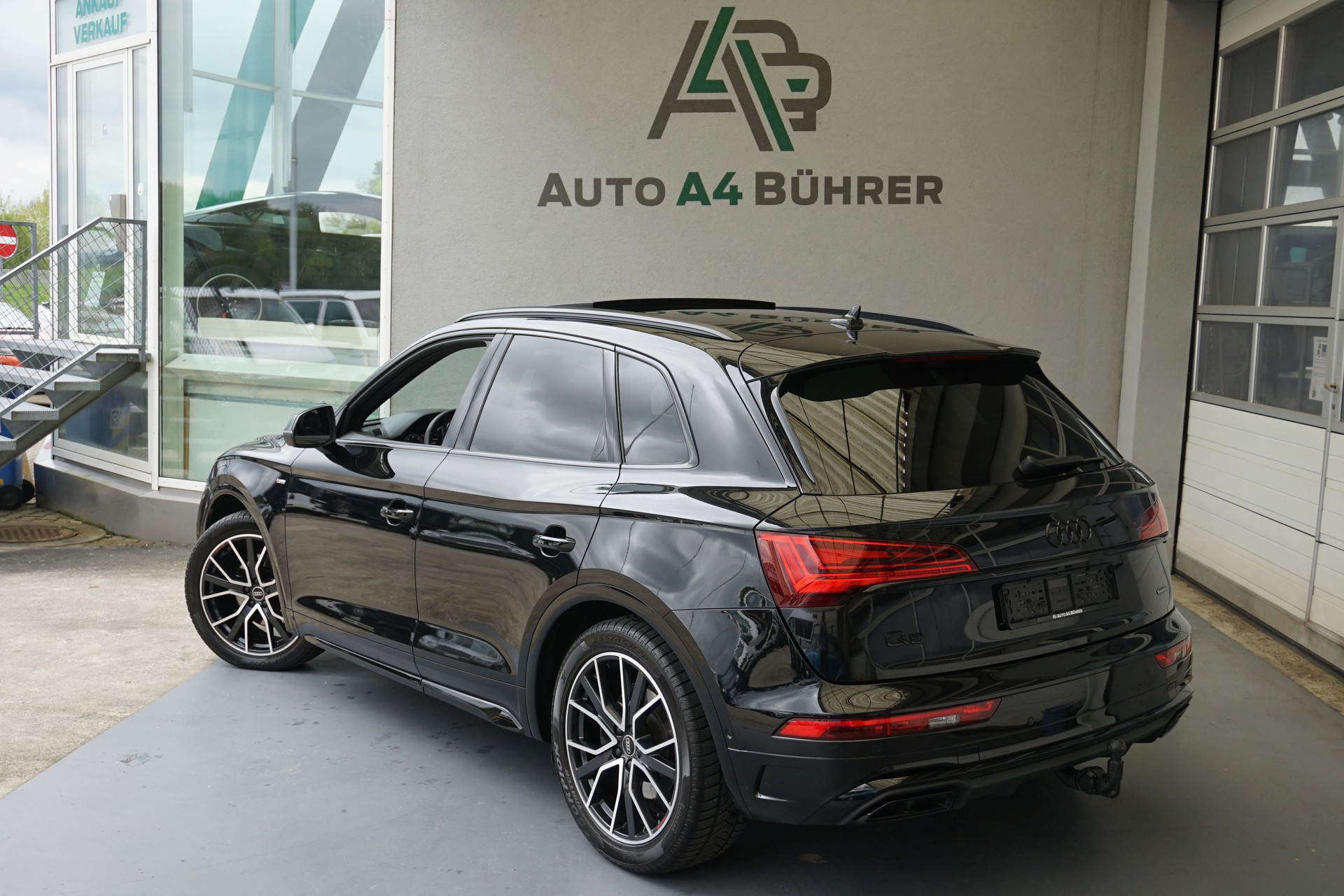 AUDI Q5 40 TDI Black Editition 2,0 TDi quattro 204 PS CH-Auto mit Gratisservice!!-image-5